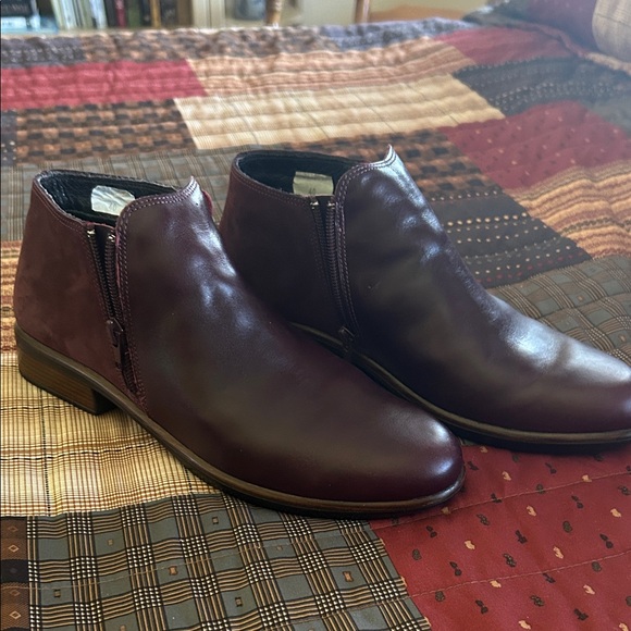 Naot Women’s Bordeaux Leather Boots - Picture 5 of 9